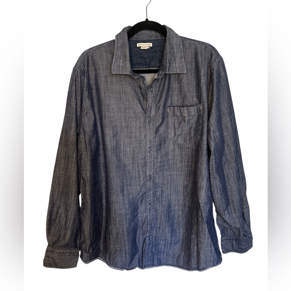 Men's Casual Button-Down Shirt in Blue